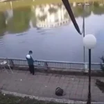 Video bố ” DẠY ” con không ai can đươc, xem mà xót xa