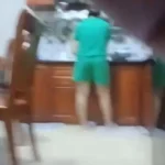 Vào Biệt Thự Giao Hàng, Anh Xe Ôm Sững Sờ Thấy Di Ảnh Giống Hệt Vợ Ở Nhà, Bí Mật Kinh Hoàng Hé Lộ